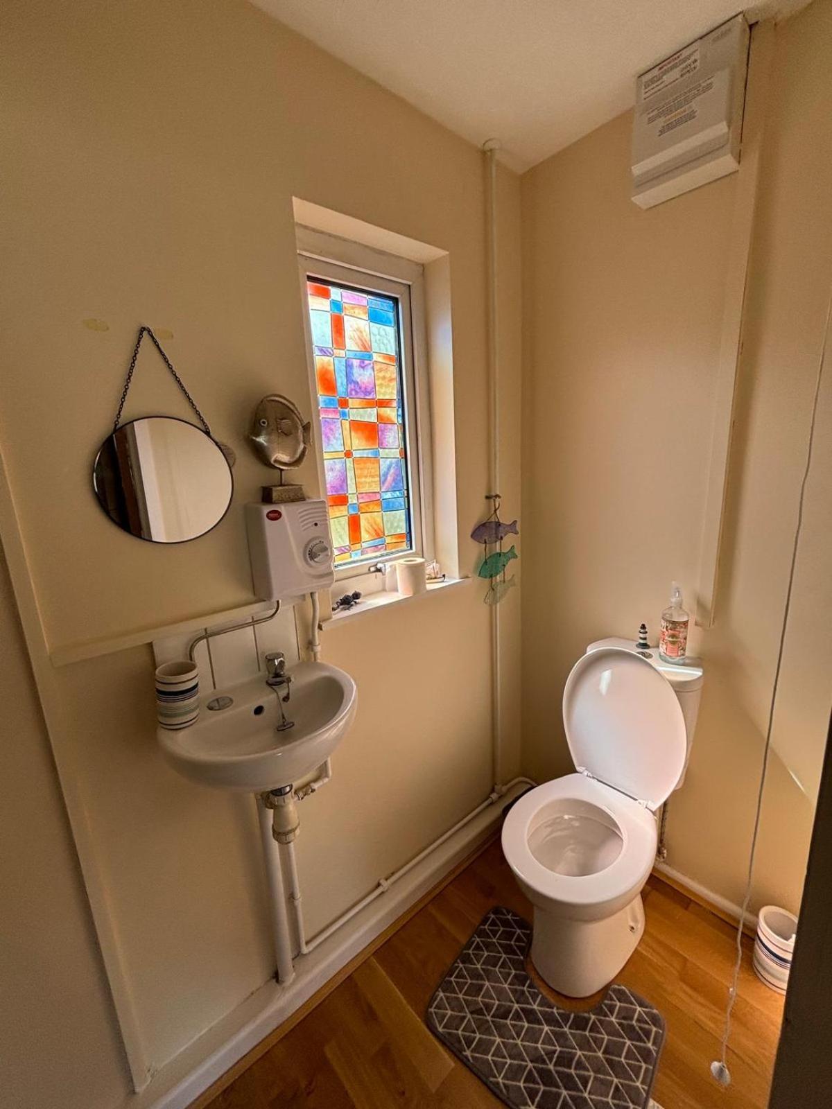 Apartamento 1A Butty Bach Milford Haven Exterior foto